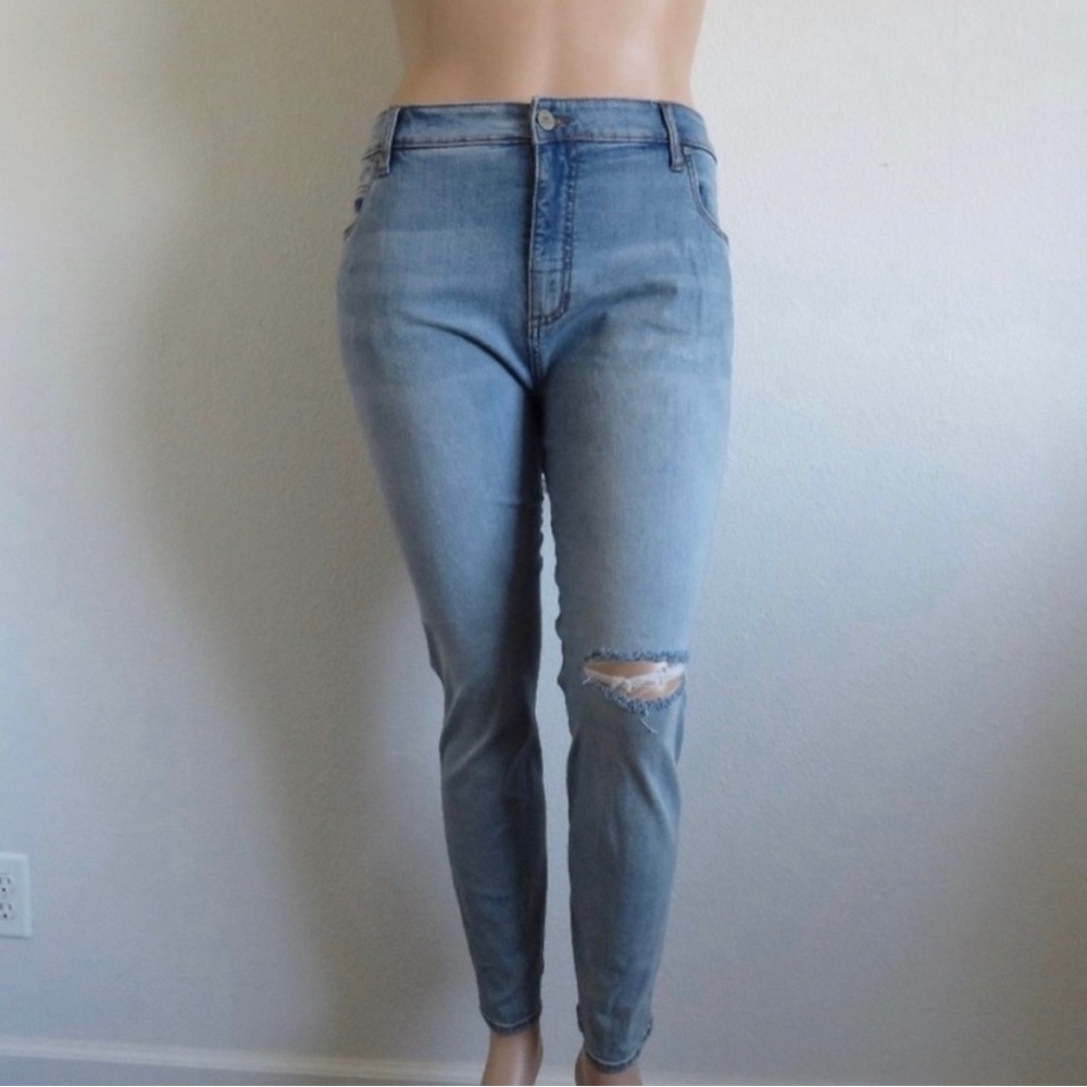 KUT from the KLOTH Jeans Women Cigarette Leg Skinny Distressed Plus Size 24W NWT - Picture 3 of 3